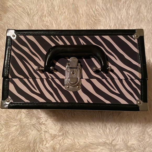 Caboodles Accessories - Caboodle’s Makeup Organizer Case